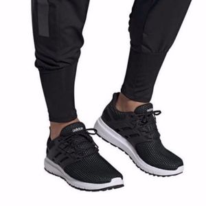 NEW ADIDAS Men’s Ultimashow Running Sneaker Shoes